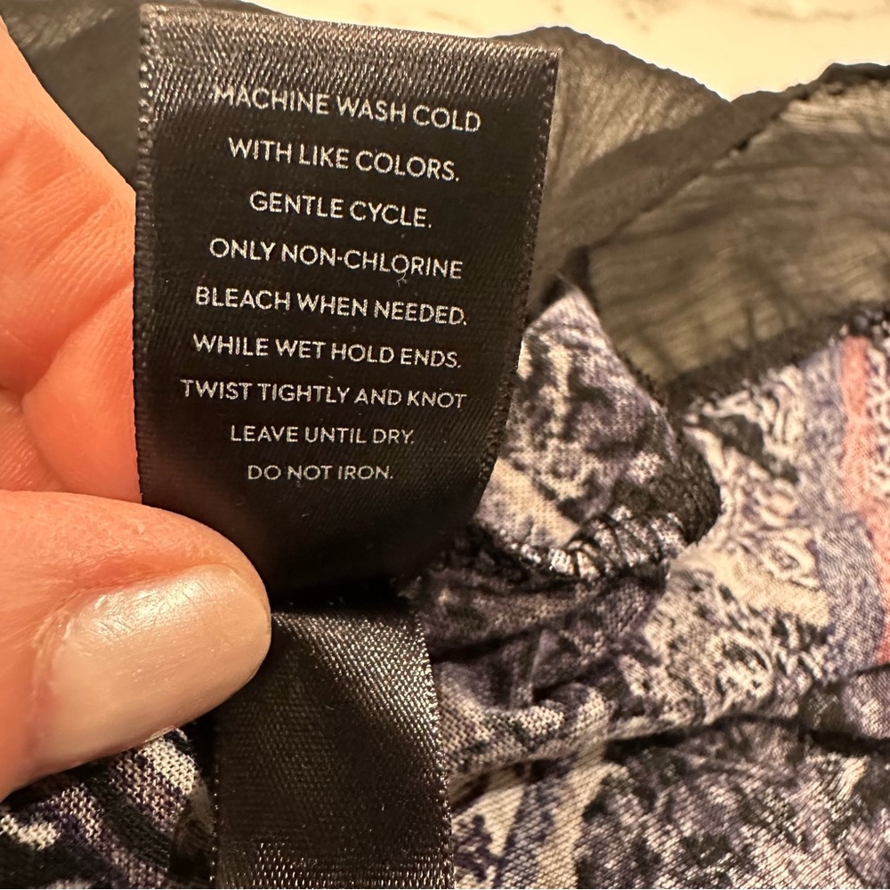 Simply Vera Wang Purple Floral Patchwork Flowy Tunic Top L Whimsigoth Witchy - Picture 7 of 9